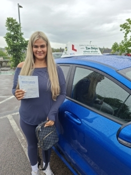 Congratulations to Danielle who Passed her Automatic Driving Test this morning at Clacton in #Bumble with a great drive 👌
ZERO FAULTS!!! So pleased for this young lady, its been quite the journey but manifested those good vibes to show what a great driver she has become, lets not forget those important words... just get it done 😂
Be proud o...