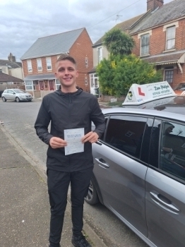 Congratulations to Billy who Passed his Automatic Driving Test this afternoon at Clacton in #Bumble<br />
I´m.so.pleased for this young man who´s worked hard to achieve this, will moss those lessons but look.forward to seeing you out there on the road, Stay safe and bare in mind the feedback given 👍<br />
<br />
#learntodrive #Automatic #drivinglessons #Colchester #Halstead #Earlscolne #whitecolne